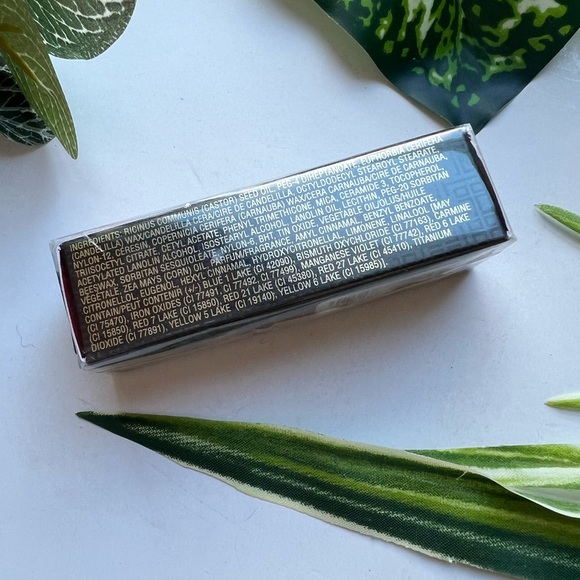 Elizabeth Arden exceptional lipstick - Picture 2 of 6